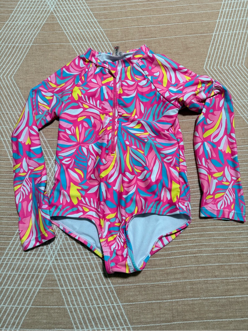 Girls size 6x rashguard